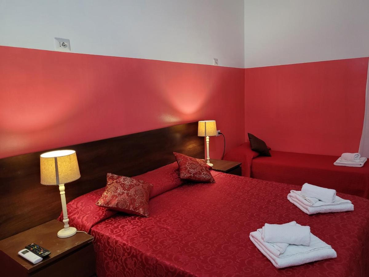 Relax On 247 Hostel Рим Екстериор снимка