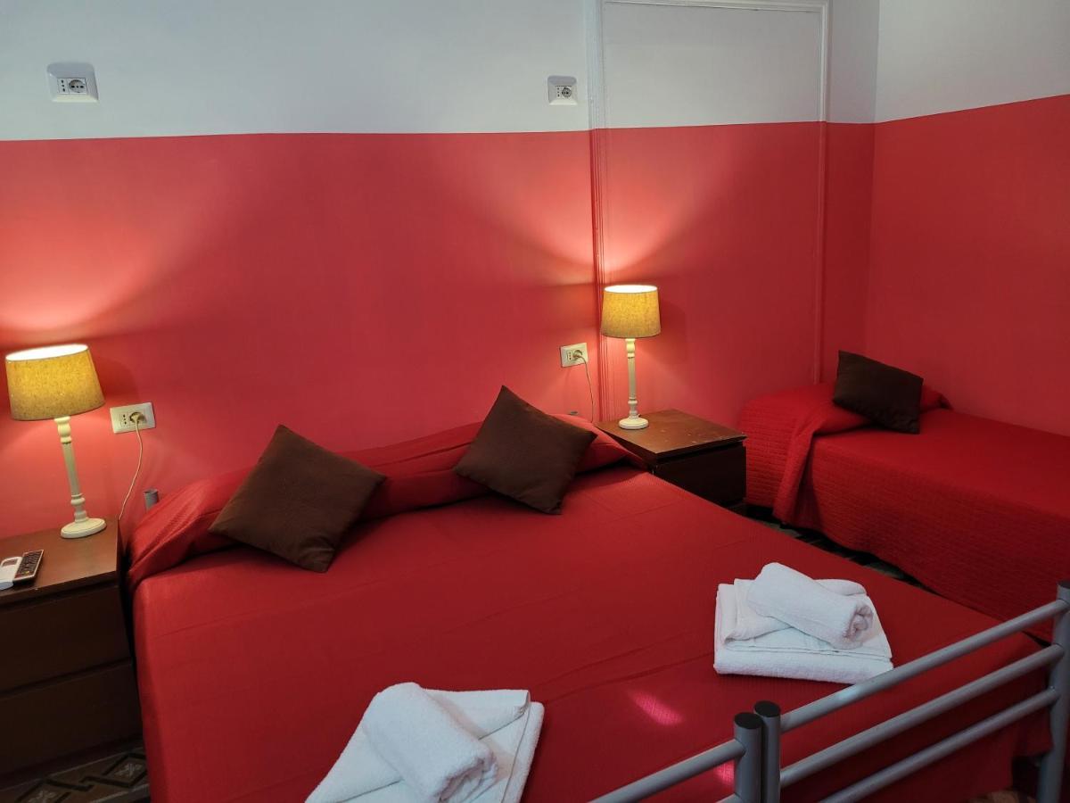 Relax On 247 Hostel Рим Екстериор снимка