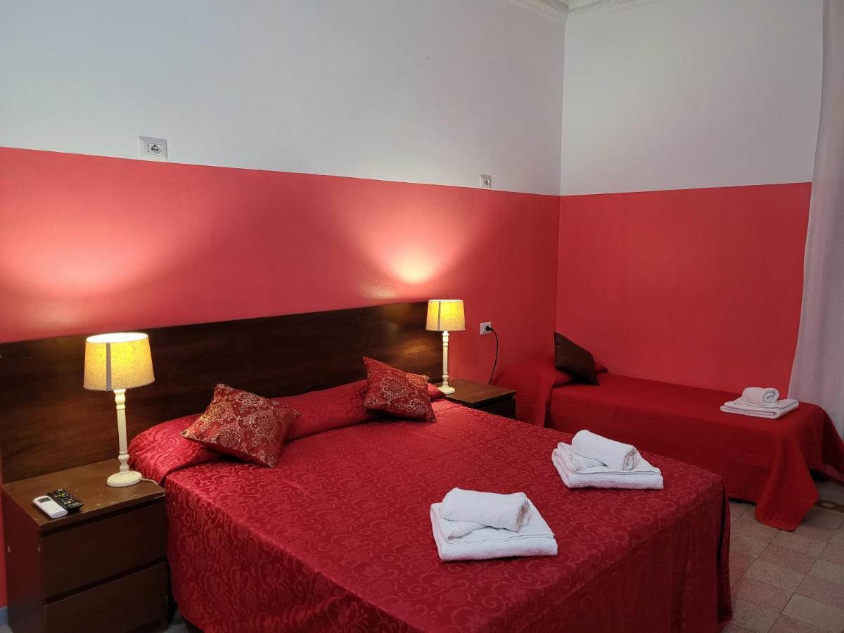 Relax On 247 Hostel Рим Екстериор снимка