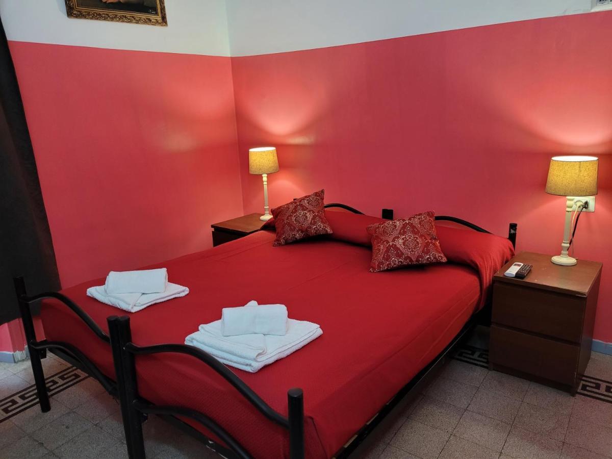 Relax On 247 Hostel Рим Екстериор снимка