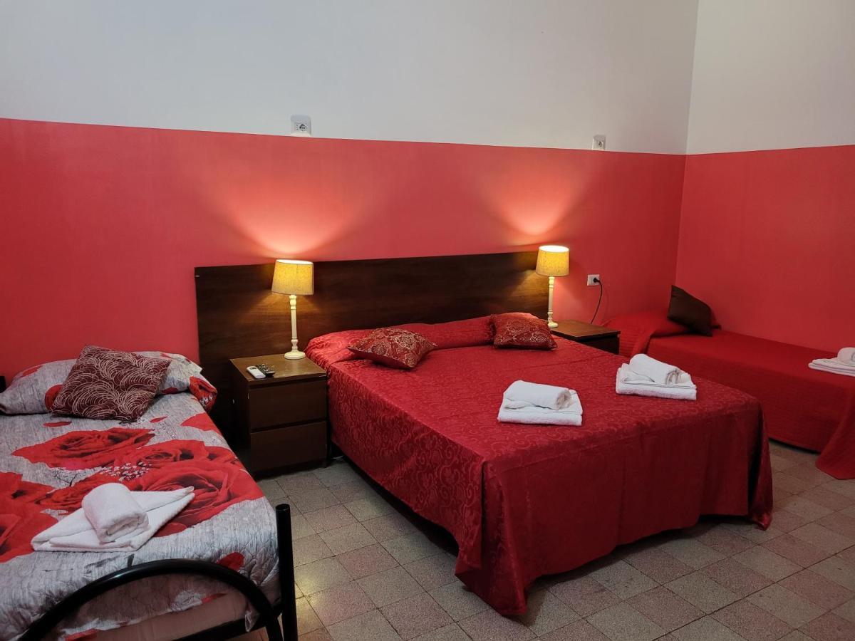 Relax On 247 Hostel Рим Екстериор снимка